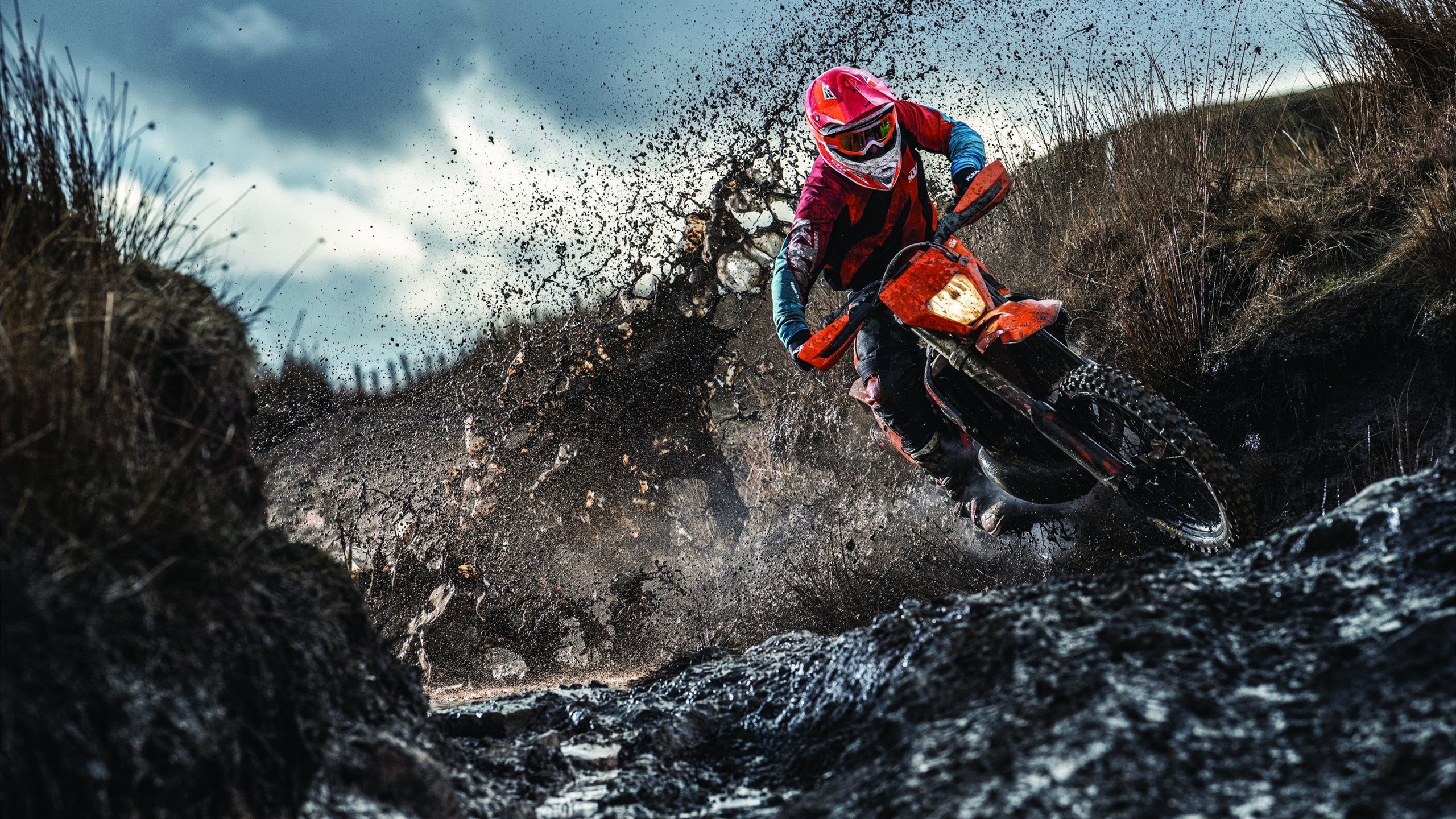 JiuyouAPP下载-拉恩：凭借出色的反应能力，他在全黑队的外线攻击中表现不凡，拉恩足球俱乐部