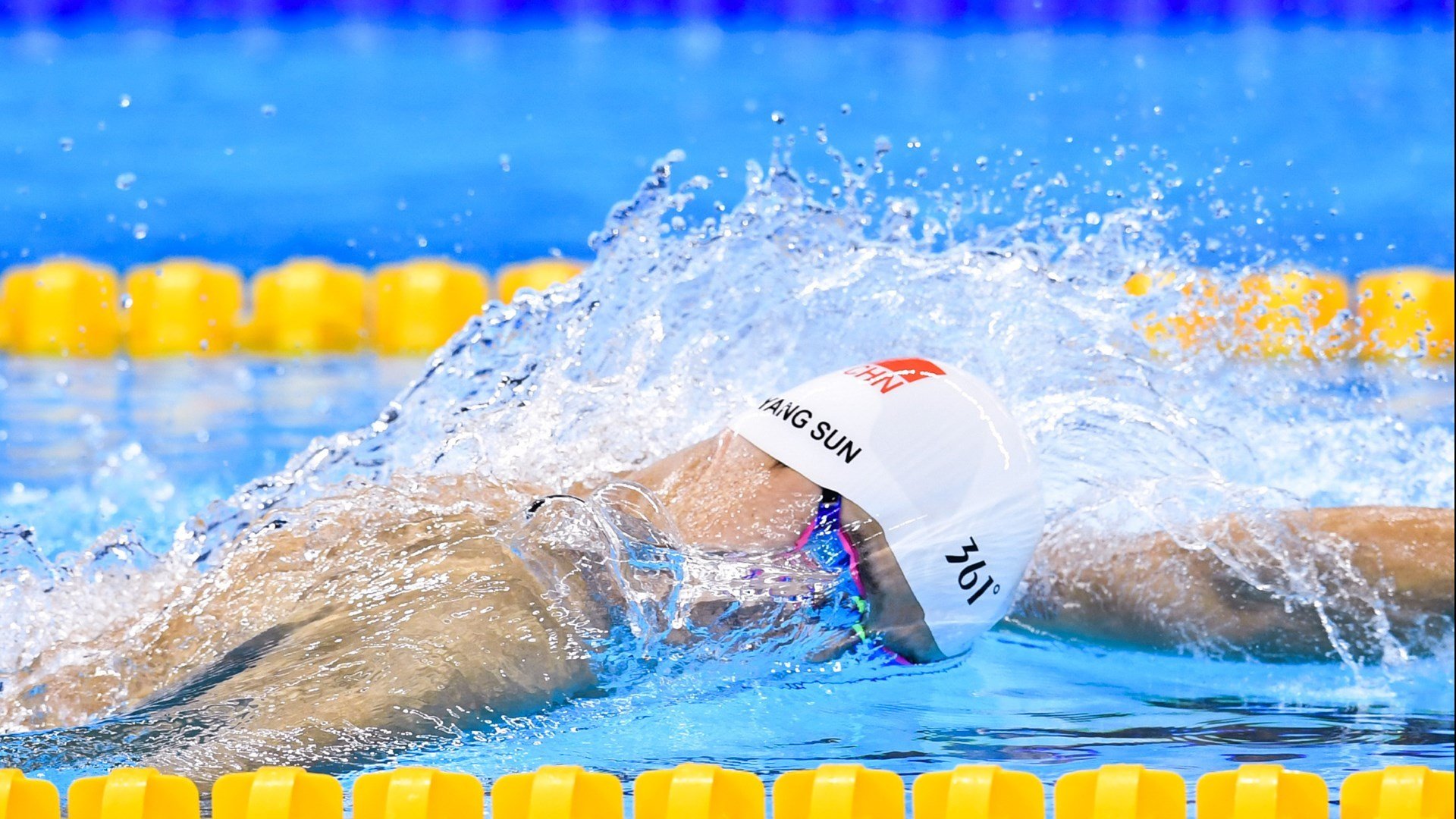 陈芋汐10米跳台决赛技术细节解析，跳水选手陈芋汐身高